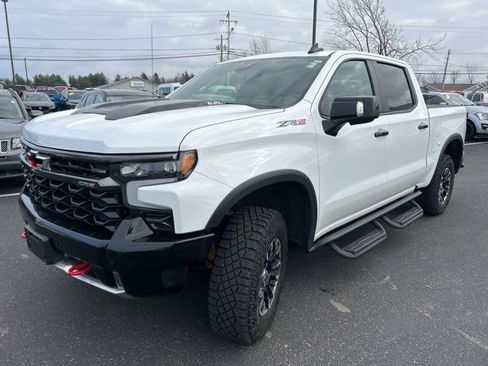 Used 2025 Chevrolet Silverado 1500 ZR2 image 3