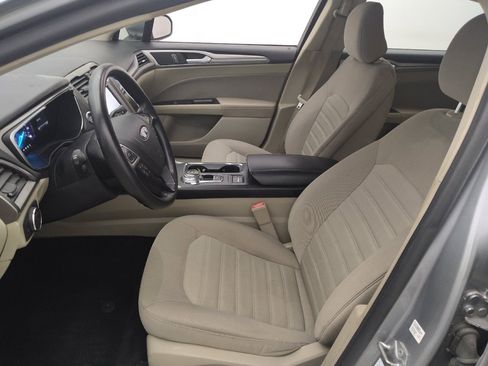 Used 2020 Ford Fusion SE FWD image 17