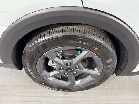 New 2026 Kia K4 LXS image 10