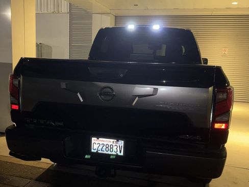 Used 2020 Nissan Titan Platinum Reserve w/ Moonroof Package image 4