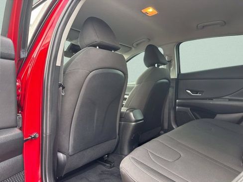 Used 2023 Hyundai Elantra SEL w/ Convenience Package FWD image 24