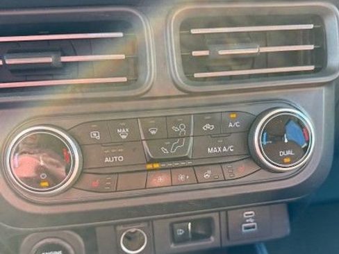 Used 2024 Ford Maverick Lariat w/ 4K Tow Package image 30