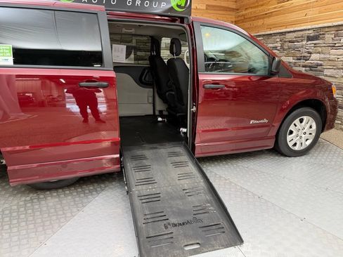 Used 2019 Dodge Grand Caravan SE w/ Power Convenience Group I FWD image 29
