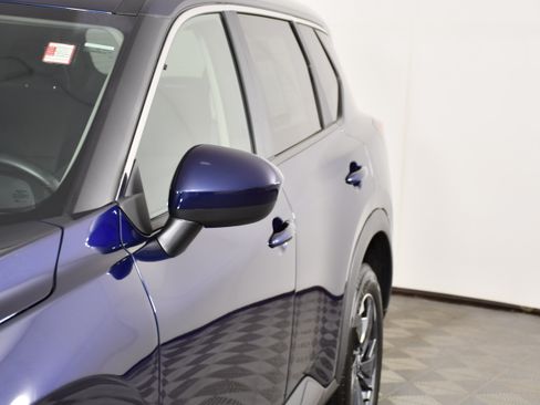 Used 2025 Nissan Rogue SV AWD/4WD image 13
