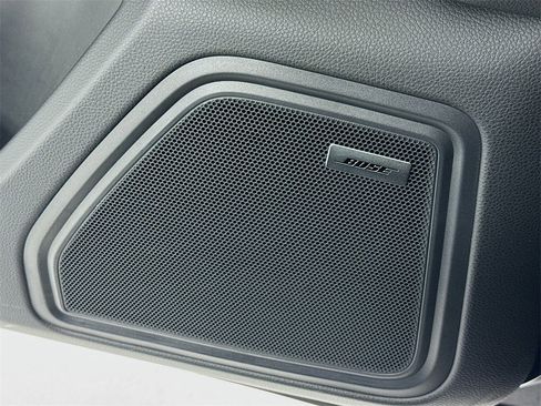 Used 2025 Porsche Macan image 12