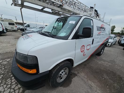 Used 2023 Chevrolet Express 2500 w/ Driver Convenience Package RWD image 3