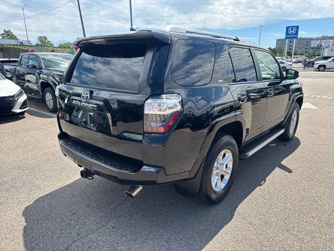 Used 2017 Toyota 4Runner SR5 Premium AWD/4WD image 9