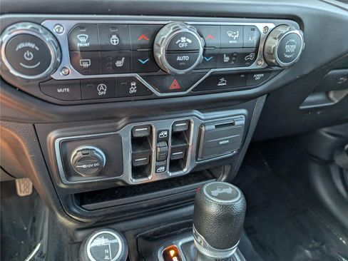 Used 2022 Jeep Wrangler Unlimited Sport AWD/4WD image 24