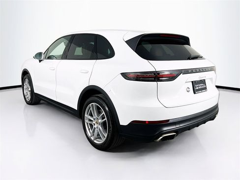 Certified 2023 Porsche Cayenne image 3