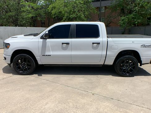 Used 2023 RAM 1500 Laramie AWD/4WD image 2
