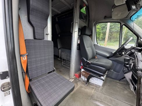 Used 2015 Mercedes-Benz Sprinter 2500 image 20