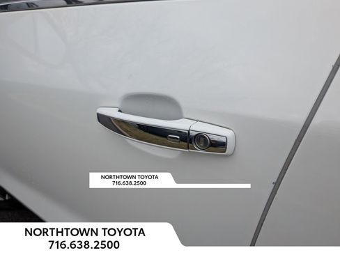 Used 2018 Buick Encore Sport Touring AWD/4WD image 39