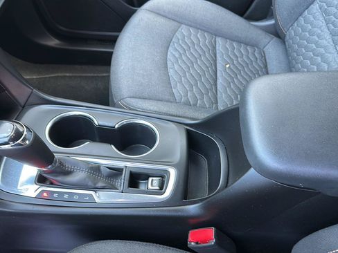 Used 2021 Chevrolet Equinox LT w/ Driver Convenience Package FWD image 31