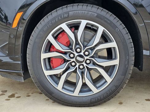 Certified 2023 Cadillac XT6 Sport w/ Technology Package AWD/4WD image 12