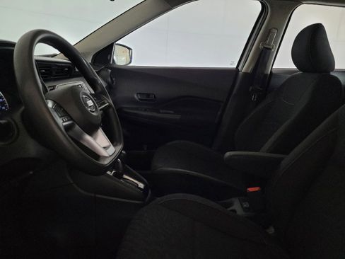 Used 2021 Nissan Kicks S FWD image 17