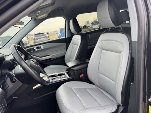 Certified 2021 Ford Explorer XLT w/ Equipment Group 202A image 11