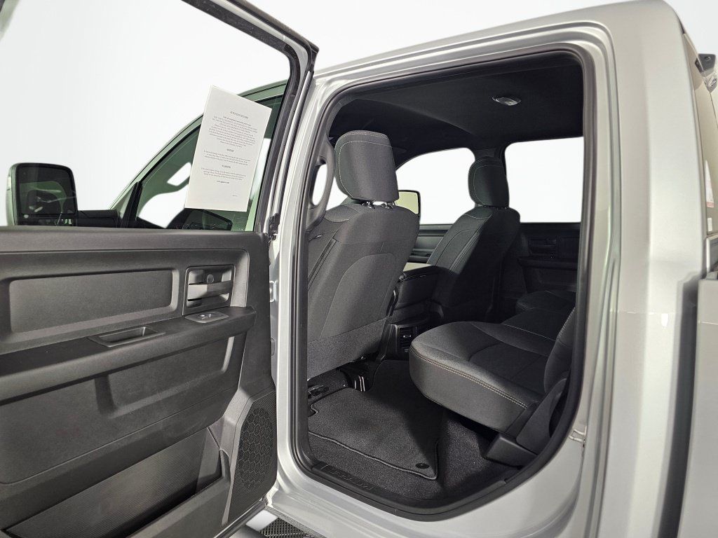 New 2026 RAM 3500 Tradesman AWD/4WD image 31