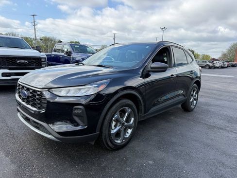 Used 2025 Ford Escape ST-Line image 3