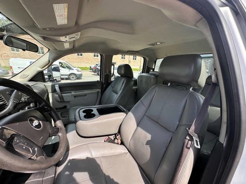 Used 2013 Chevrolet Silverado 3500 W/T w/ Snow Plow Prep Package image 12