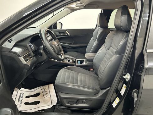 Used 2024 Mitsubishi Outlander SE AWD/4WD image 9
