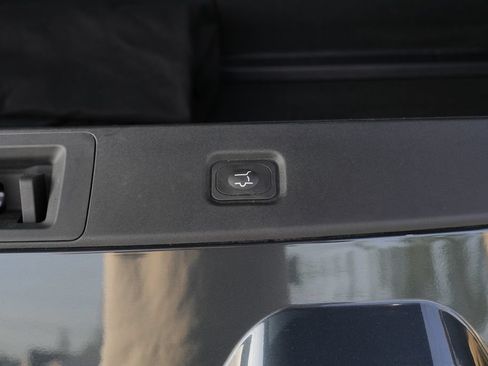 Used 2025 Ford Expedition Active RWD image 16