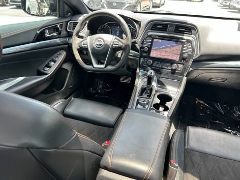 Certified 2023 Nissan Maxima SR w/ Sport Mat Group FWD image 11