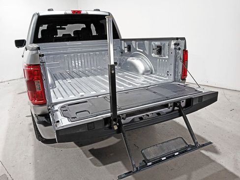 Used 2022 Ford F150 XLT w/ Equipment Group 302A High image 8