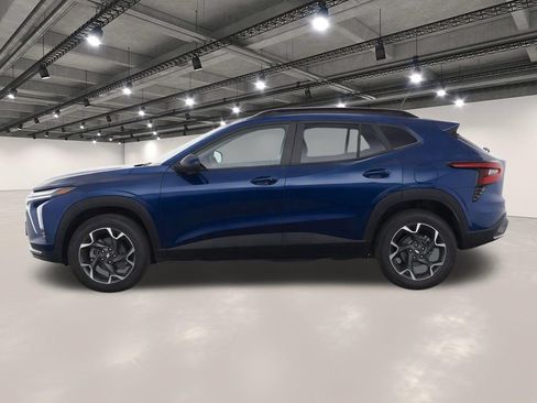 Used 2024 Chevrolet Trax LT w/ Driver Confidence Package FWD image 6