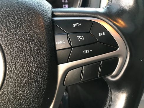 Used 2018 Jeep Grand Cherokee Limited image 17