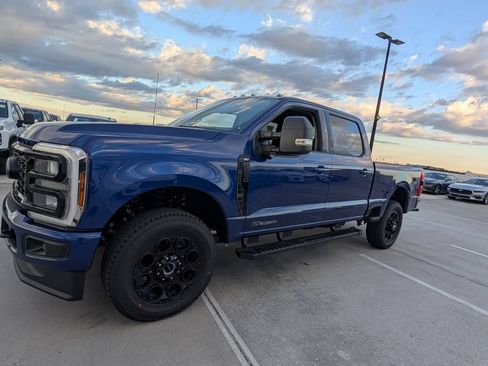 New 2026 Ford F250 XLT w/ XLT Premium Package AWD/4WD image 4
