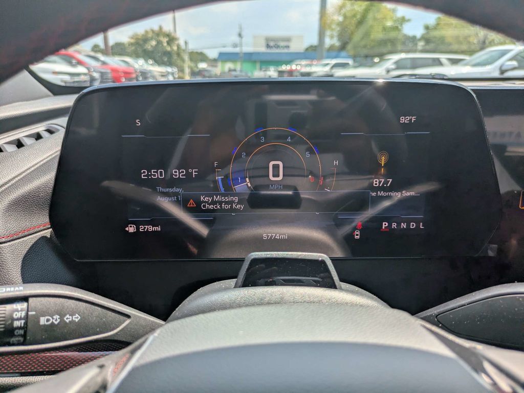 Used 2026 Chevrolet Traverse RS FWD image 29