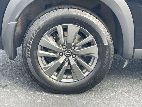 Used 2022 Nissan Pathfinder SV AWD/4WD image 9