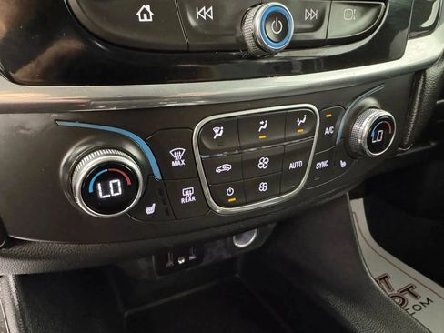 Used 2020 Chevrolet Traverse LT w/ LPO, Floor Liner Package image 21