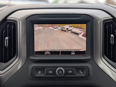 Used 2023 Chevrolet Silverado 1500 Custom image 3