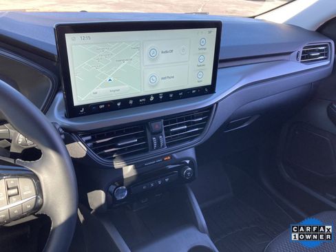 Used 2025 Ford Escape SE image 21