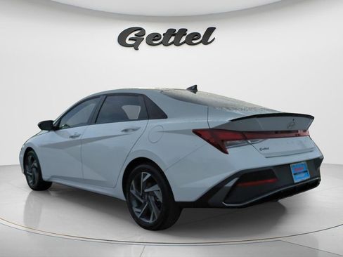 Certified 2025 Hyundai Elantra Sport FWD image 7
