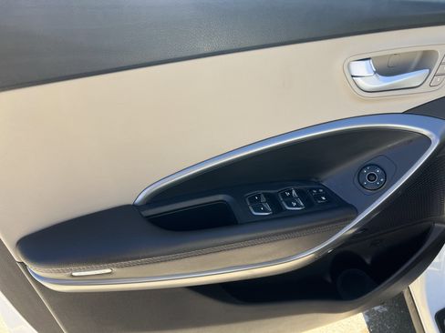 Used 2017 Hyundai Santa Fe SE Ultimate image 13