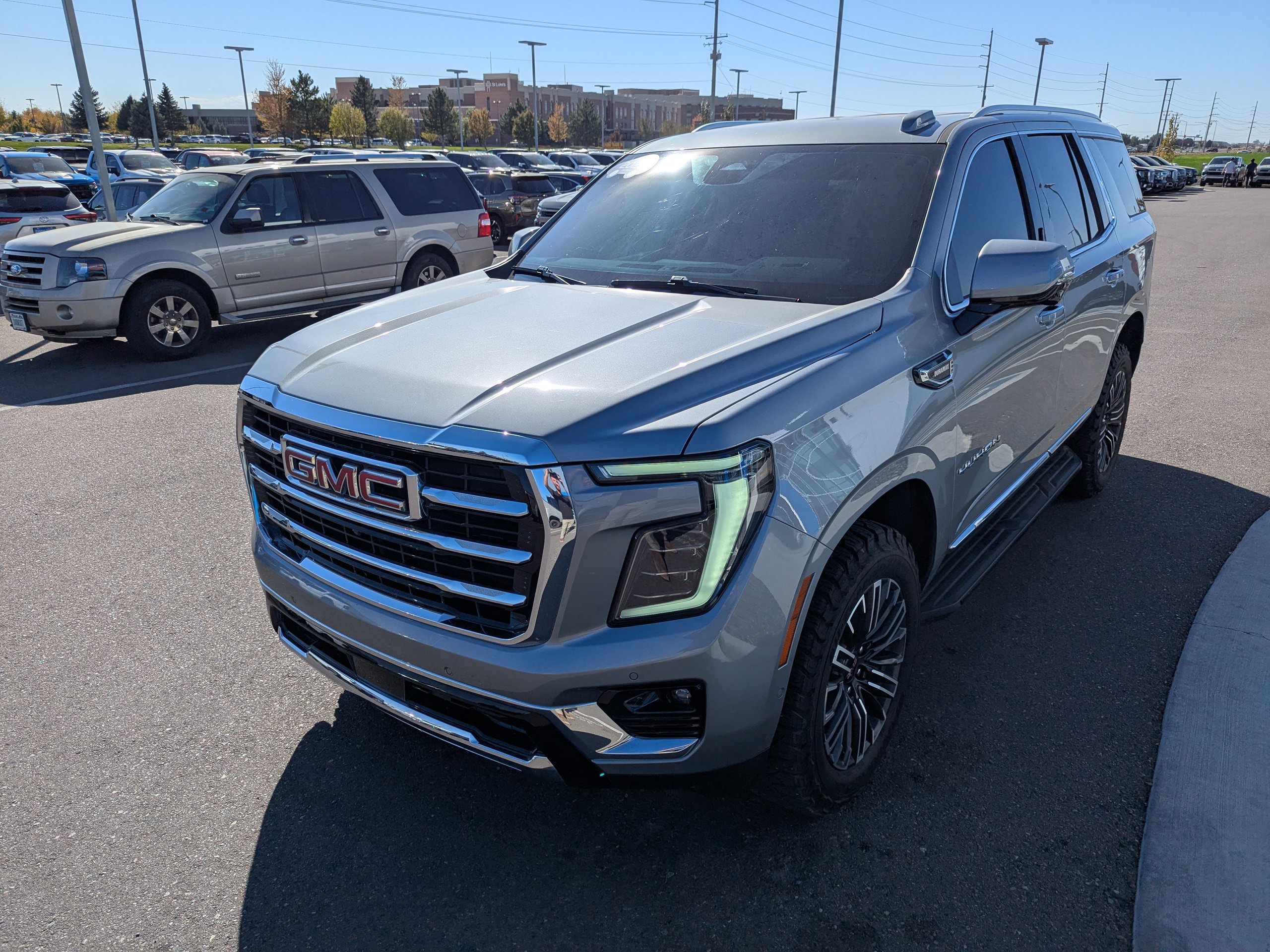 Used 2025 GMC Yukon Elevation AWD/4WD image 8