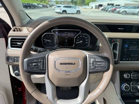 Used 2021 GMC Yukon Denali w/ Denali Premium Package AWD/4WD image 23