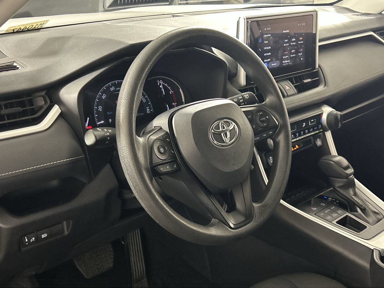 Used 2025 Toyota RAV4 LE AWD/4WD image 14