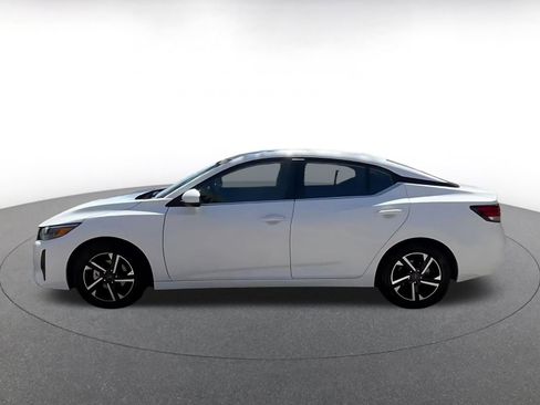 Used 2025 Nissan Sentra SV FWD image 9