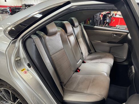 Used 2015 Toyota Camry XSE w/ Moonroof Package FWD image 18