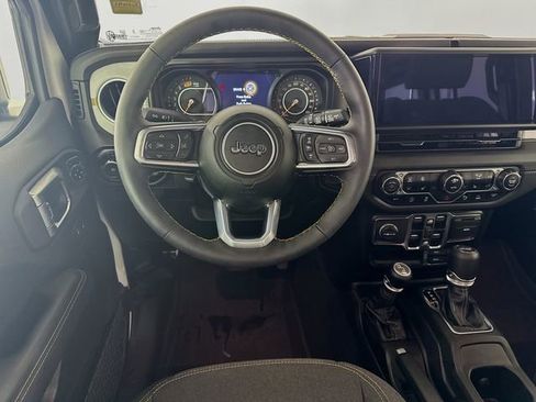 Used 2024 Jeep Wrangler Unlimited Sahara w/ Technology Group AWD/4WD image 28