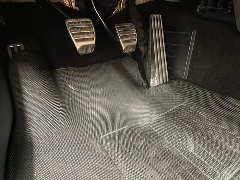 Used 2009 Nissan 370Z Touring w/ Sport Pkg RWD image 30