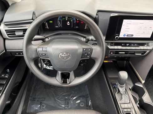 Certified 2025 Toyota Camry LE image 14