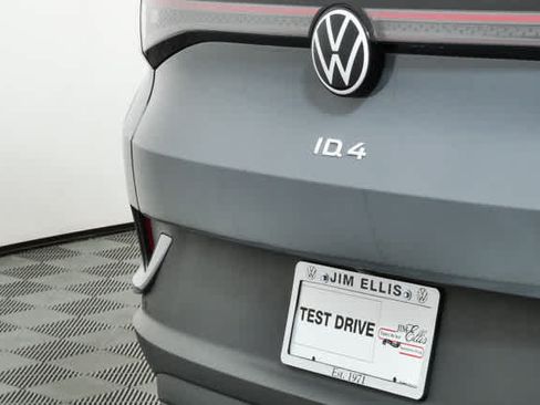 Certified 2025 Volkswagen ID.4 Pro RWD image 38