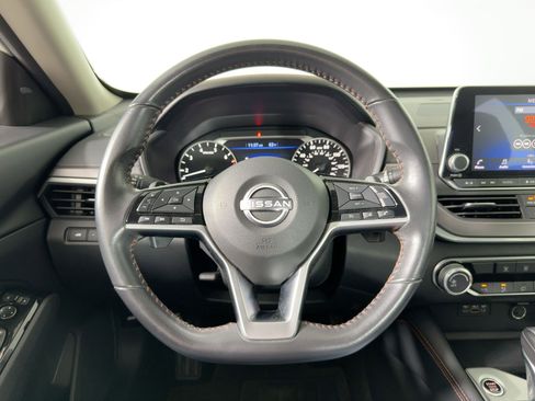 Used 2024 Nissan Altima 2.5 SR image 11