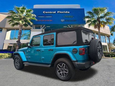 Certified 2024 Jeep Wrangler Unlimited Sahara w/ Technology Group AWD/4WD image 7
