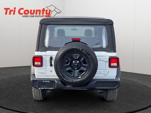 Used 2018 Jeep Wrangler Unlimited Sport image 7