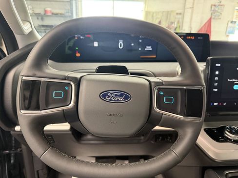 New 2026 Ford Expedition Active image 13